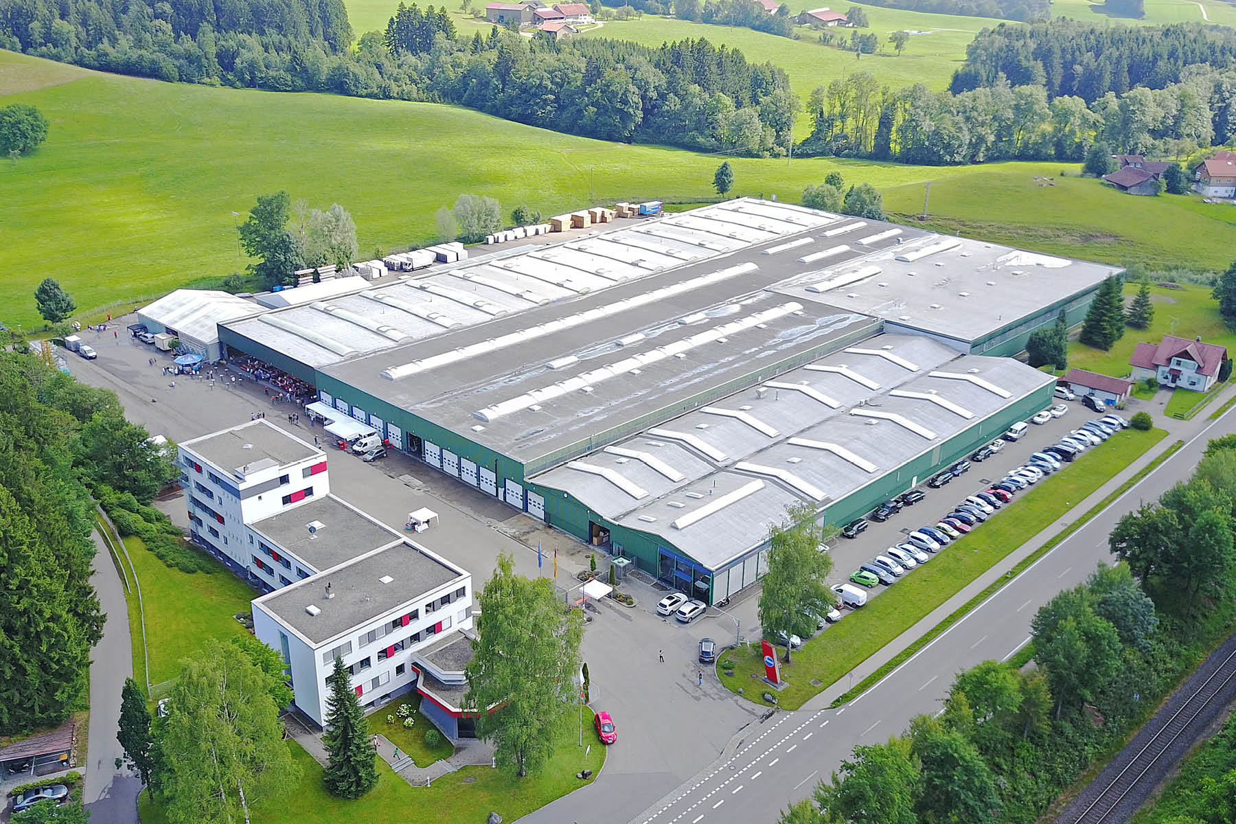 Hymer-Leichtmetallbau Üretim Tesisleri ve Operasyonları
